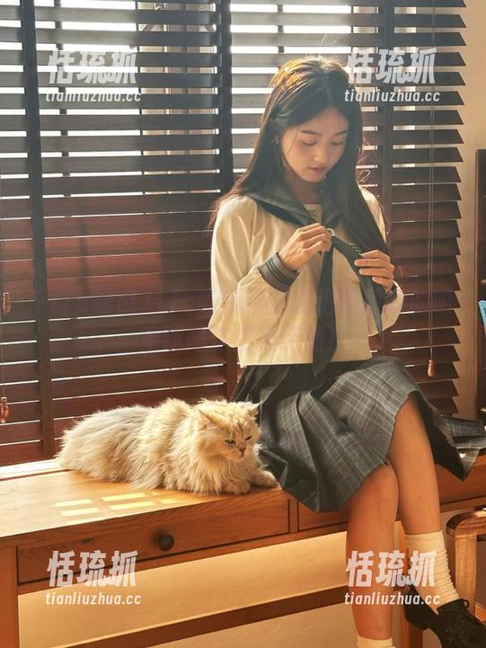 17c吃瓜 17c吃瓜带你直达最精彩的明星新闻与热搜话题!