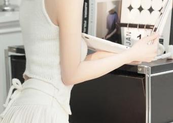 17免费吃瓜：味蕾的狂欢，快来官网网址分享你的吃瓜体验！