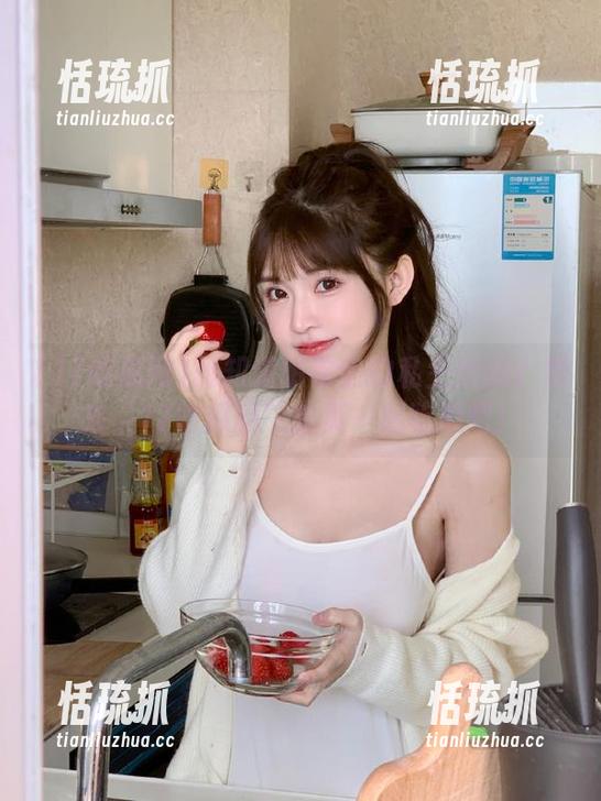 17吃瓜网 想知道明星们的私生活吗?快来“17吃瓜网”首页一起吃瓜吧!