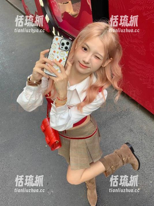 51吃瓜 51吃瓜黑料群众的魔法入口,带你观看奇妙的吃瓜之旅,乐趣无穷哦!