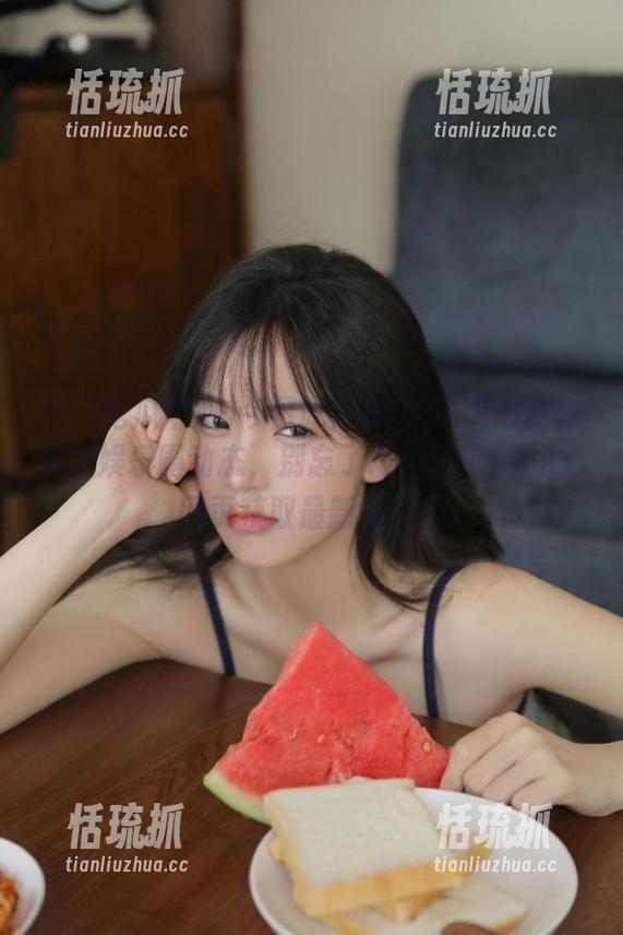 91吃瓜中心 今日吃瓜91吃瓜中心助你掌握娱乐圈动态,别忘了访问91吃瓜中心网页获取最新资讯!