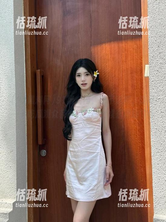 91黑料网 91黑料网,永不迷路,让每一个吃瓜观众都能轻松跟上娱乐圈的节奏。