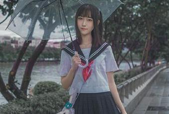 在线下载“heiliao.su”，轻松获取八卦新闻与网友评论