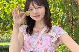 找到“国产黑料吃瓜”的地址,跟着热点新闻一起吃瓜!绝对让你开心哦!
