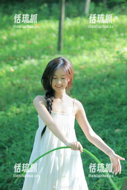 黑哥扒料 黑哥扒料里惊喜不断,少女教你如何收藏不漏掉