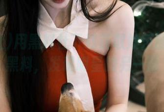 用黑料社下载获取娱乐圈关注的黑料，发现明星的另一面
